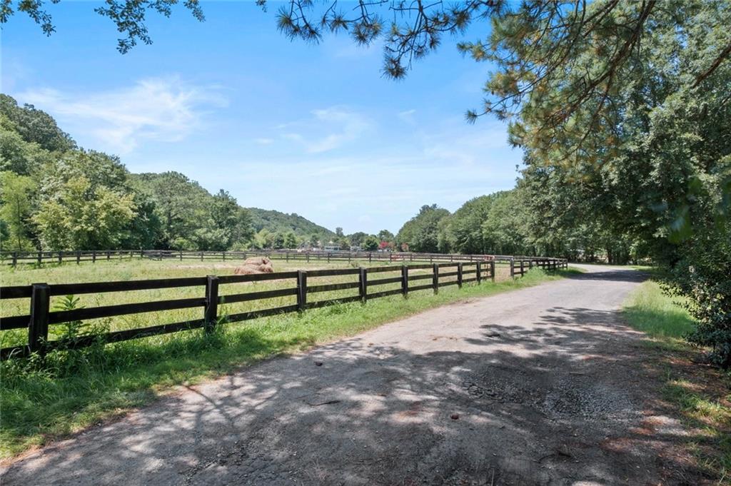 975 Buckhorn E, Sandy Springs, Georgia 30350, 6 Bedrooms Bedrooms, ,4 BathroomsBathrooms,Residential,Sold,975 Buckhorn E,7251860