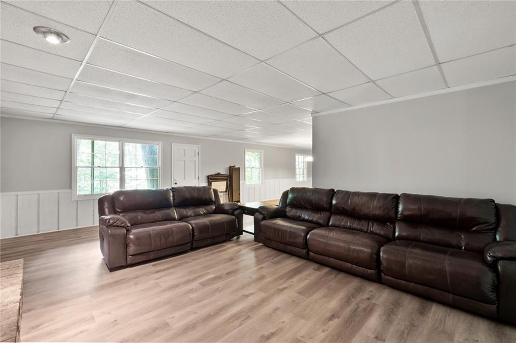 975 Buckhorn E, Sandy Springs, Georgia 30350, 6 Bedrooms Bedrooms, ,4 BathroomsBathrooms,Residential,Sold,975 Buckhorn E,7251860