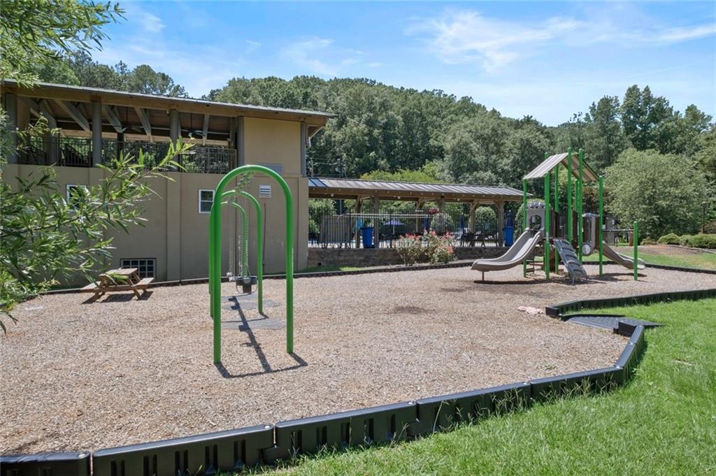 975 Buckhorn E, Sandy Springs, Georgia 30350, 6 Bedrooms Bedrooms, ,4 BathroomsBathrooms,Residential,Sold,975 Buckhorn E,7251860