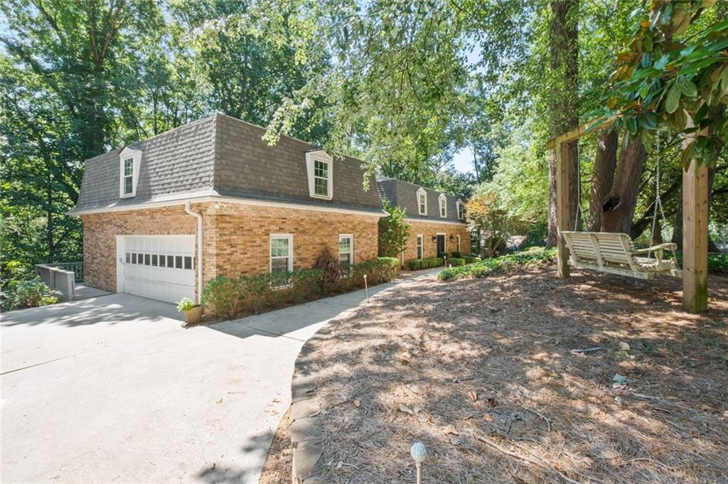 975 Buckhorn E, Sandy Springs, Georgia 30350, 6 Bedrooms Bedrooms, ,4 BathroomsBathrooms,Residential,Sold,975 Buckhorn E,7251860