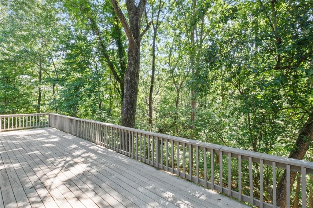 975 Buckhorn E, Sandy Springs, Georgia 30350, 6 Bedrooms Bedrooms, ,4 BathroomsBathrooms,Residential,Sold,975 Buckhorn E,7251860