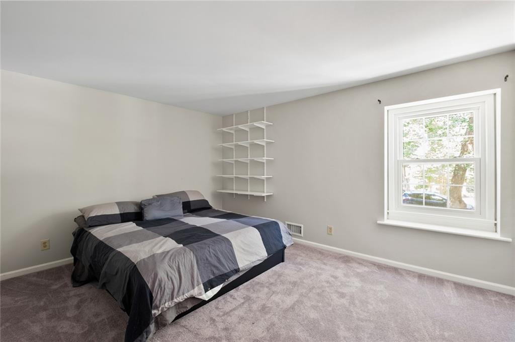 975 Buckhorn E, Sandy Springs, Georgia 30350, 6 Bedrooms Bedrooms, ,4 BathroomsBathrooms,Residential,Sold,975 Buckhorn E,7251860