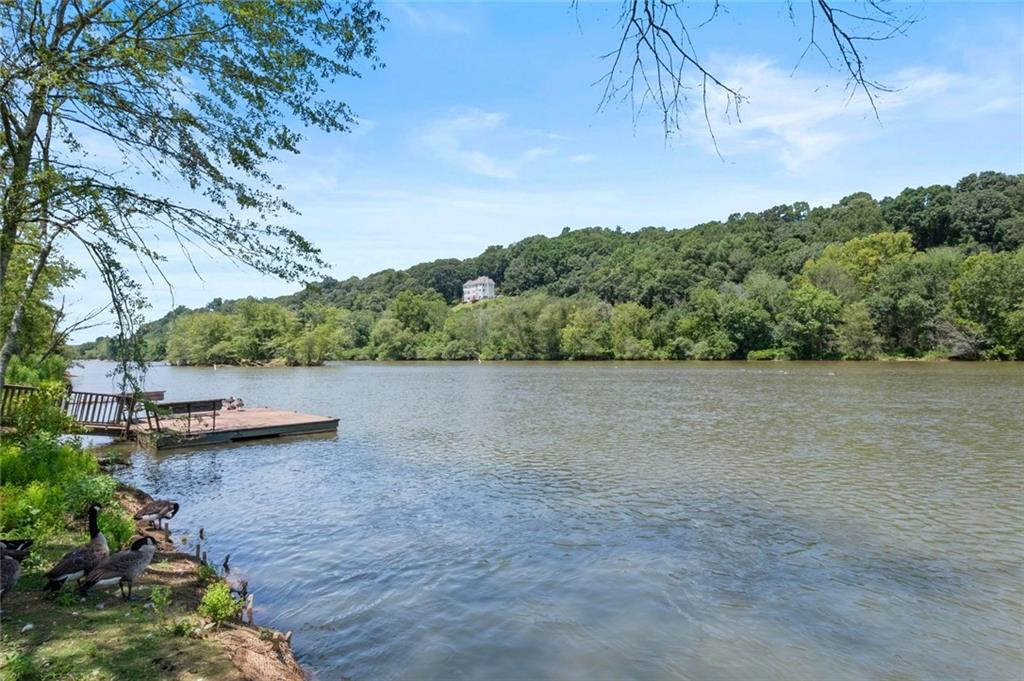 975 Buckhorn E, Sandy Springs, Georgia 30350, 6 Bedrooms Bedrooms, ,4 BathroomsBathrooms,Residential,Sold,975 Buckhorn E,7251860