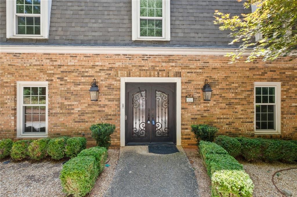 975 Buckhorn E, Sandy Springs, Georgia 30350, 6 Bedrooms Bedrooms, ,4 BathroomsBathrooms,Residential,Sold,975 Buckhorn E,7251860