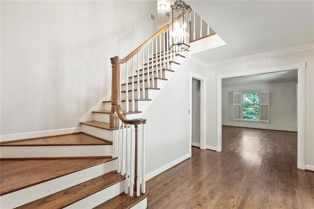 975 Buckhorn E, Sandy Springs, Georgia 30350, 6 Bedrooms Bedrooms, ,4 BathroomsBathrooms,Residential,Sold,975 Buckhorn E,7251860