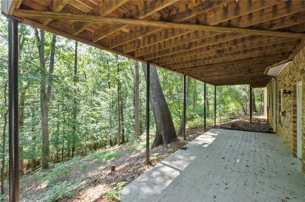 975 Buckhorn E, Sandy Springs, Georgia 30350, 6 Bedrooms Bedrooms, ,4 BathroomsBathrooms,Residential,Sold,975 Buckhorn E,7251860