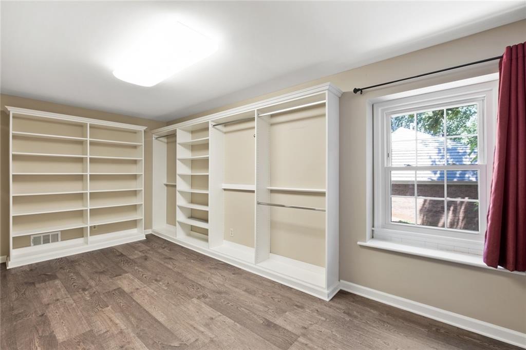 975 Buckhorn E, Sandy Springs, Georgia 30350, 6 Bedrooms Bedrooms, ,4 BathroomsBathrooms,Residential,Sold,975 Buckhorn E,7251860