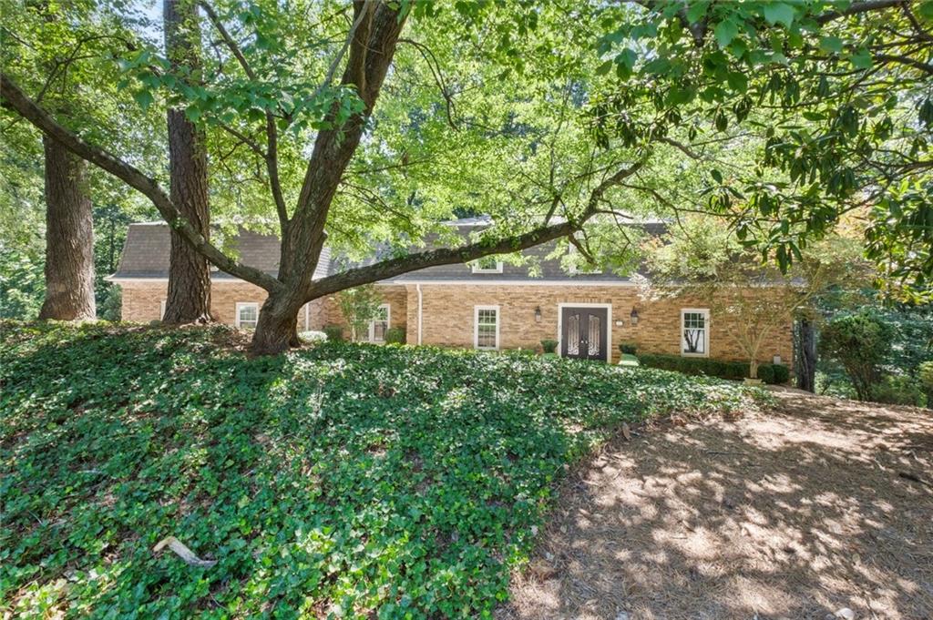 975 Buckhorn E, Sandy Springs, Georgia 30350, 6 Bedrooms Bedrooms, ,4 BathroomsBathrooms,Residential,Sold,975 Buckhorn E,7251860