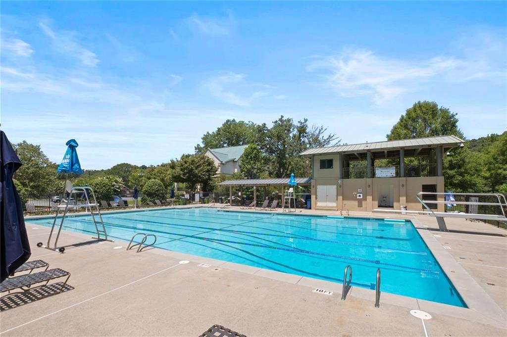 975 Buckhorn E, Sandy Springs, Georgia 30350, 6 Bedrooms Bedrooms, ,4 BathroomsBathrooms,Residential,Sold,975 Buckhorn E,7251860