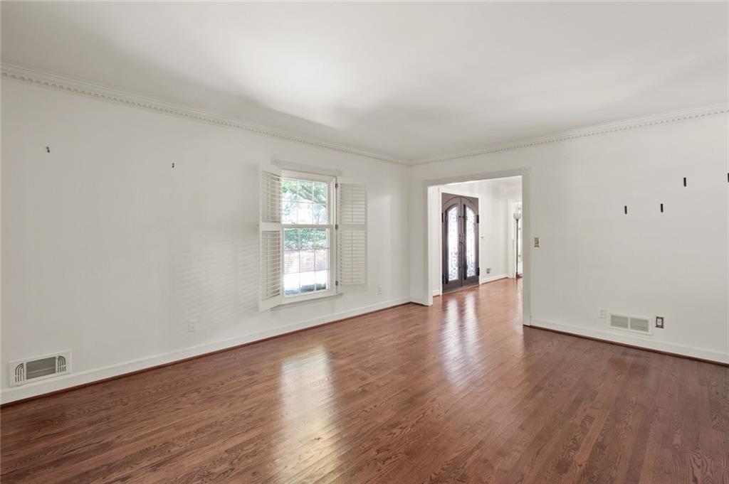 975 Buckhorn E, Sandy Springs, Georgia 30350, 6 Bedrooms Bedrooms, ,4 BathroomsBathrooms,Residential,Sold,975 Buckhorn E,7251860