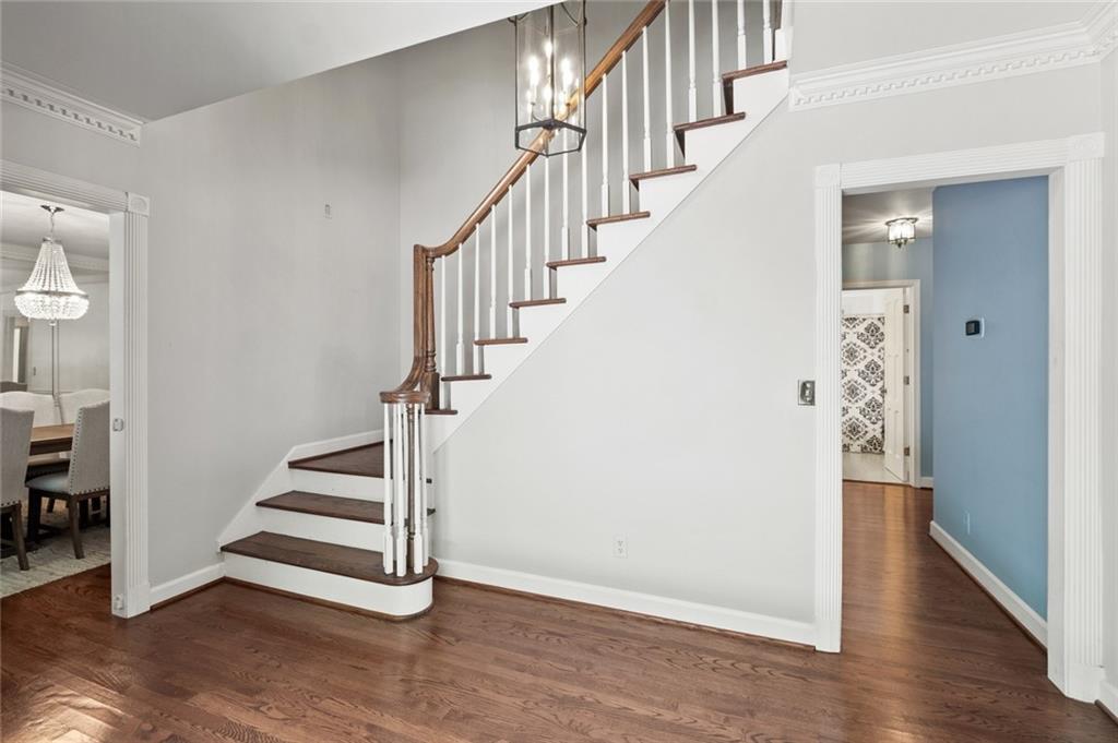 975 Buckhorn E, Sandy Springs, Georgia 30350, 6 Bedrooms Bedrooms, ,4 BathroomsBathrooms,Residential,Sold,975 Buckhorn E,7251860