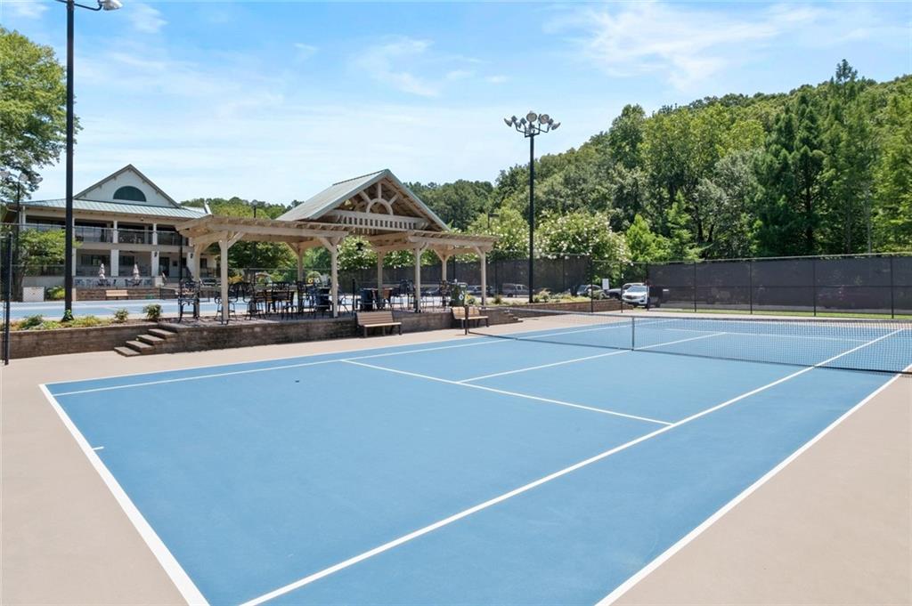 975 Buckhorn E, Sandy Springs, Georgia 30350, 6 Bedrooms Bedrooms, ,4 BathroomsBathrooms,Residential,Sold,975 Buckhorn E,7251860