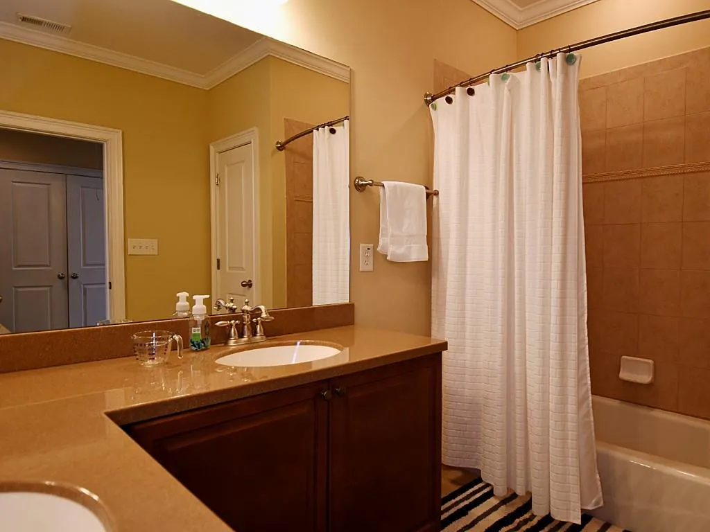 677 Royer Place, Sandy Springs, Georgia 30342, 4 Bedrooms Bedrooms, ,3 BathroomsBathrooms,Residential,Sold,677 Royer Place,5942228