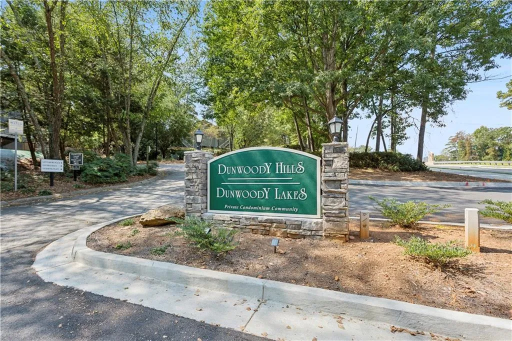 1308 Natchez Trace, Atlanta, Georgia 30350, 2 Bedrooms Bedrooms, ,1 BathroomBathrooms,Residential,For Sale,1308 Natchez Trace,7655066