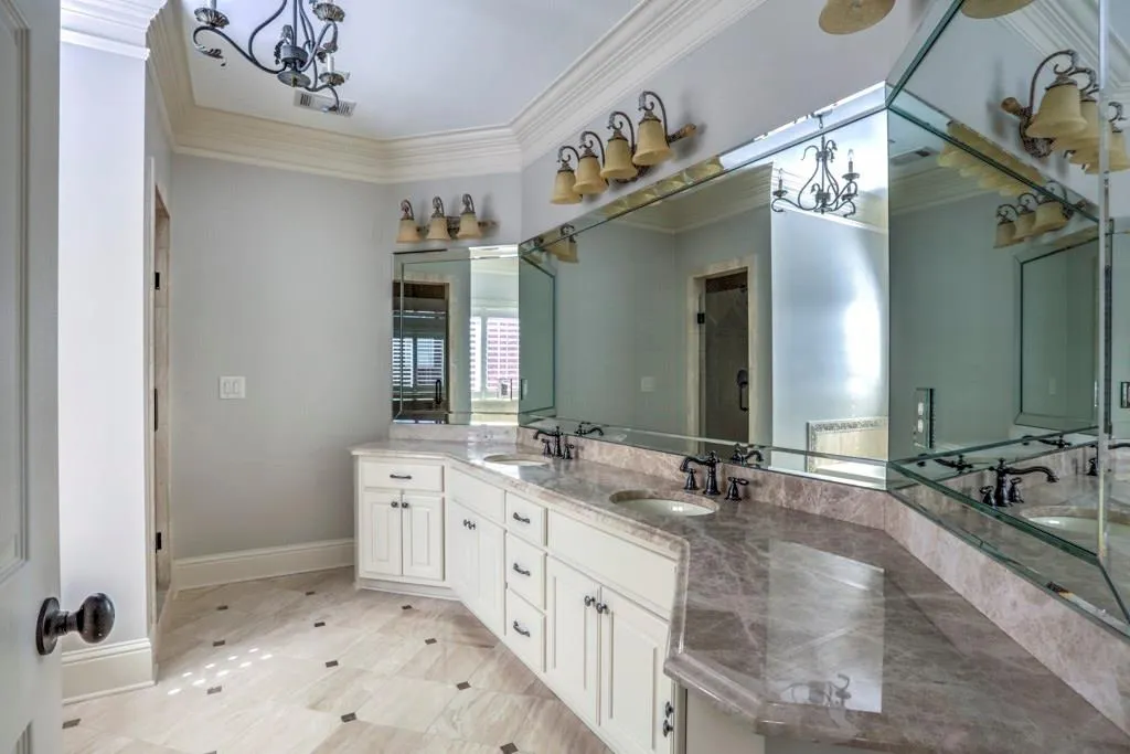 18 High Top Circle, Atlanta, Georgia 30328, 5 Bedrooms Bedrooms, ,5 BathroomsBathrooms,Residential,Sold,18 High Top Circle,6073849