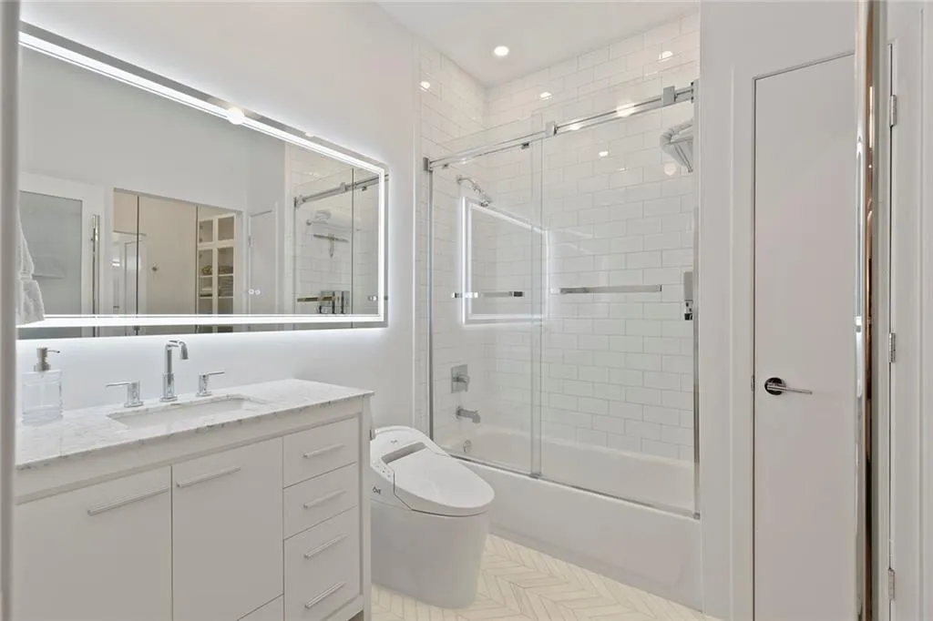 560 Dutch Valley Northeast Unit 2313, Atlanta, Georgia 30324, 1 Bedroom Bedrooms, ,1 BathroomBathrooms,Residential,For Sale,560 Dutch Valley Northeast Unit 2313,7631884