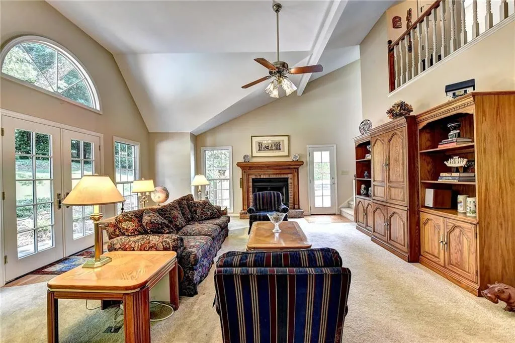 265 Danbury Lane, Atlanta, Georgia 30327, 5 Bedrooms Bedrooms, ,4 BathroomsBathrooms,Residential,Sold,265 Danbury Lane,6035392