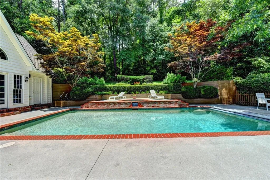 265 Danbury Lane, Atlanta, Georgia 30327, 5 Bedrooms Bedrooms, ,4 BathroomsBathrooms,Residential,Sold,265 Danbury Lane,6035392