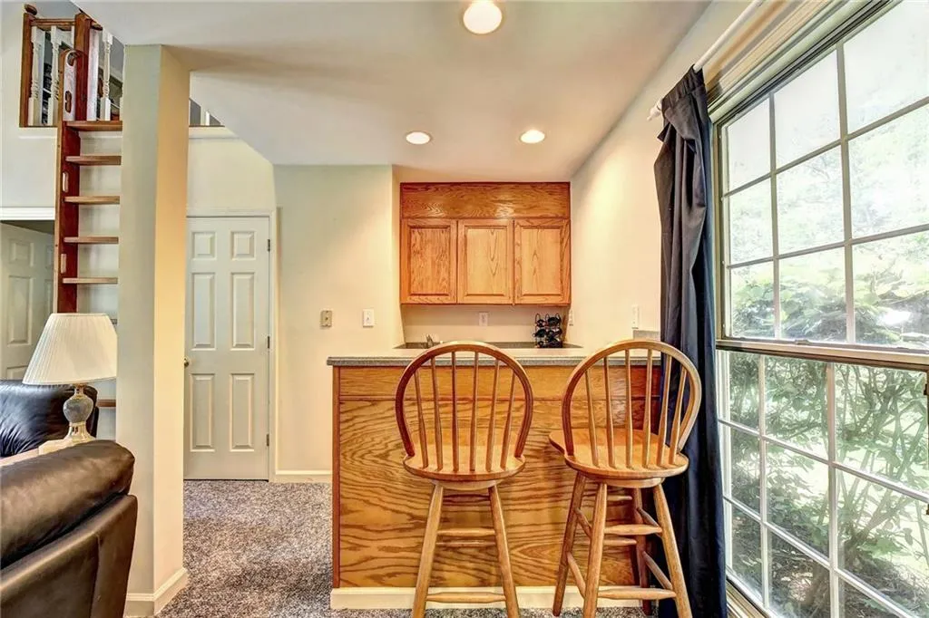 265 Danbury Lane, Atlanta, Georgia 30327, 5 Bedrooms Bedrooms, ,4 BathroomsBathrooms,Residential,Sold,265 Danbury Lane,6035392