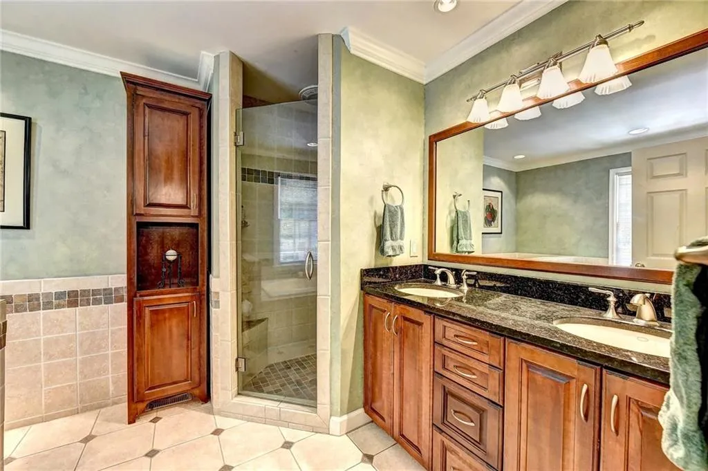 265 Danbury Lane, Atlanta, Georgia 30327, 5 Bedrooms Bedrooms, ,4 BathroomsBathrooms,Residential,Sold,265 Danbury Lane,6035392