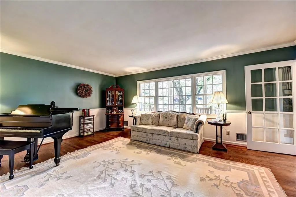 265 Danbury Lane, Atlanta, Georgia 30327, 5 Bedrooms Bedrooms, ,4 BathroomsBathrooms,Residential,Sold,265 Danbury Lane,6035392