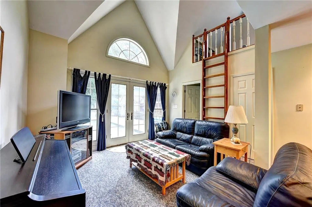 265 Danbury Lane, Atlanta, Georgia 30327, 5 Bedrooms Bedrooms, ,4 BathroomsBathrooms,Residential,Sold,265 Danbury Lane,6035392