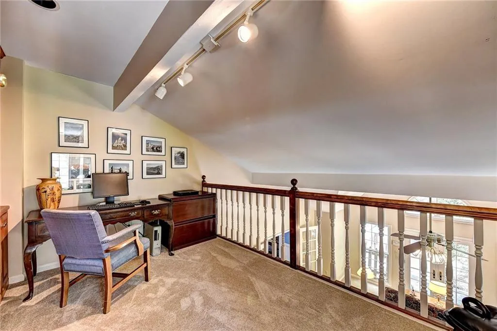 265 Danbury Lane, Atlanta, Georgia 30327, 5 Bedrooms Bedrooms, ,4 BathroomsBathrooms,Residential,Sold,265 Danbury Lane,6035392