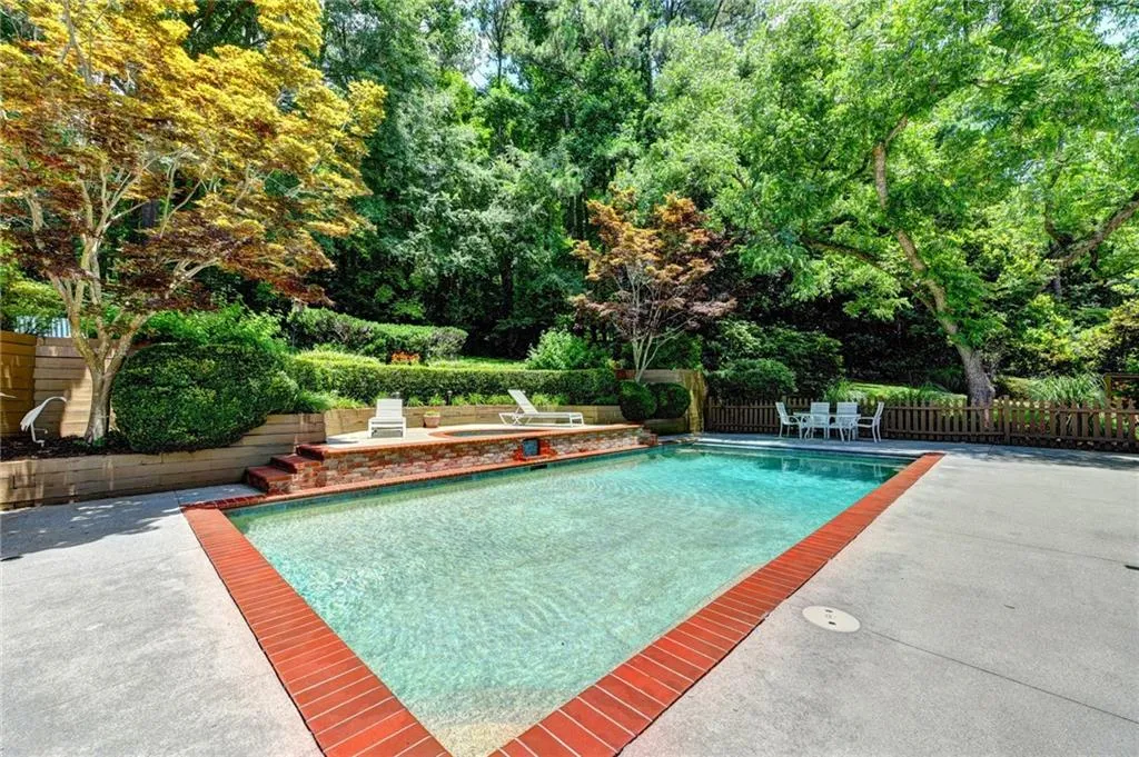 265 Danbury Lane, Atlanta, Georgia 30327, 5 Bedrooms Bedrooms, ,4 BathroomsBathrooms,Residential,Sold,265 Danbury Lane,6035392