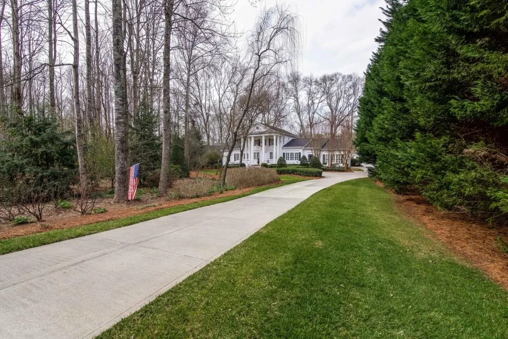 1690 Brandon Hall Drive, Sandy Springs, Georgia 30350, 4 Bedrooms Bedrooms, ,4 BathroomsBathrooms,Residential,Sold,1690 Brandon Hall Drive,5794710