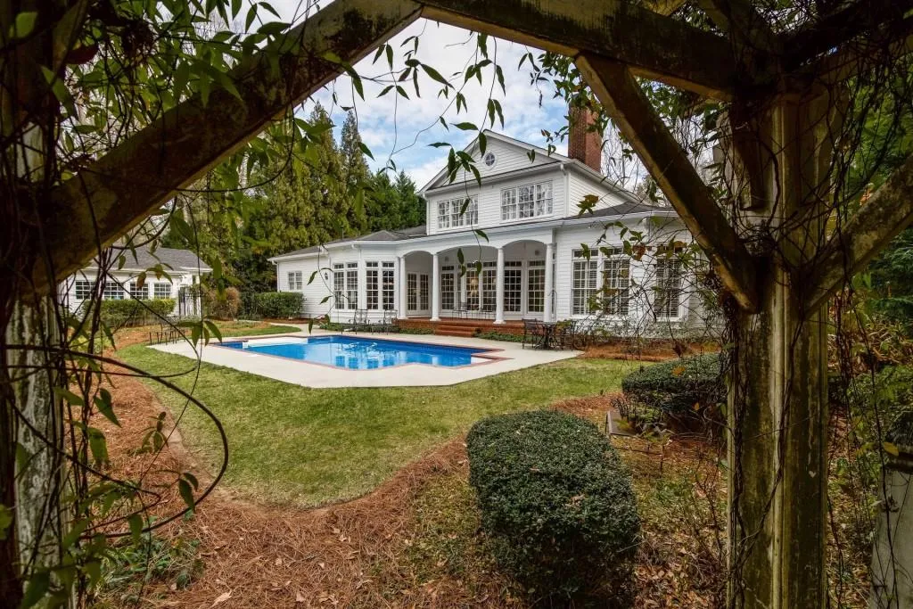 1690 Brandon Hall Drive, Sandy Springs, Georgia 30350, 4 Bedrooms Bedrooms, ,4 BathroomsBathrooms,Residential,Sold,1690 Brandon Hall Drive,5794710