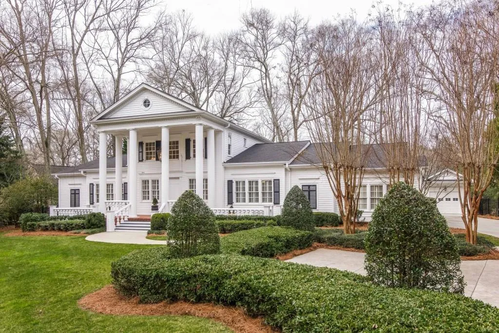 1690 Brandon Hall Drive, Sandy Springs, Georgia 30350, 4 Bedrooms Bedrooms, ,4 BathroomsBathrooms,Residential,Sold,1690 Brandon Hall Drive,5794710