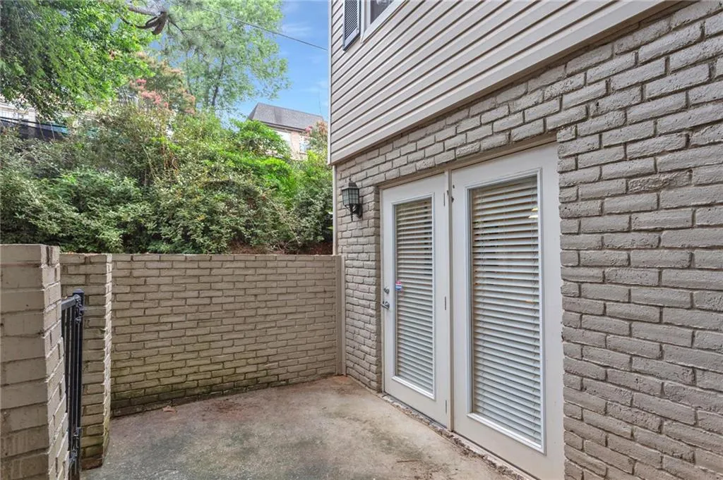 6940 Roswell Road Unit 21f, Sandy Springs, Georgia 30328, 2 Bedrooms Bedrooms, ,1 BathroomBathrooms,Residential,Sold,6940 Roswell Road Unit 21f,7082050