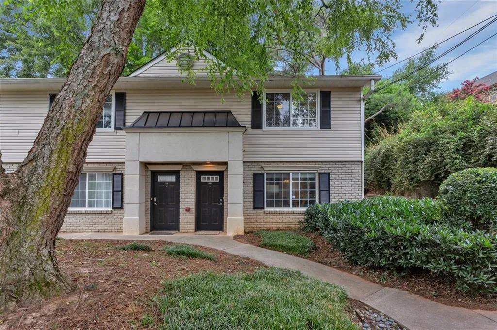 6940 Roswell Road Unit 21f, Sandy Springs, Georgia 30328, 2 Bedrooms Bedrooms, ,1 BathroomBathrooms,Residential,Sold,6940 Roswell Road Unit 21f,7082050