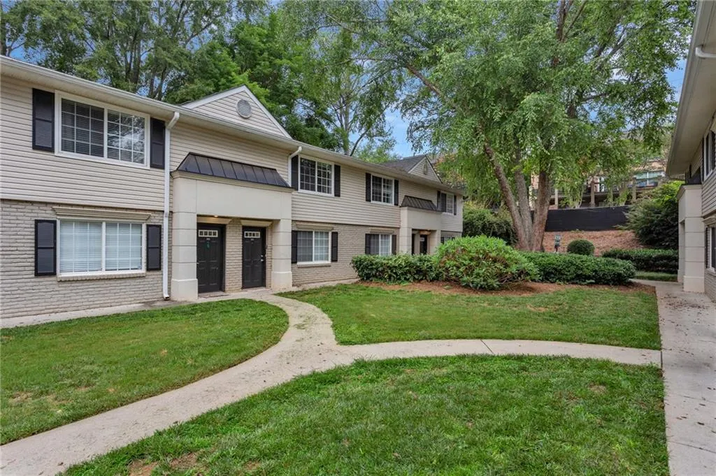 6940 Roswell Road Unit 21f, Sandy Springs, Georgia 30328, 2 Bedrooms Bedrooms, ,1 BathroomBathrooms,Residential,Sold,6940 Roswell Road Unit 21f,7082050