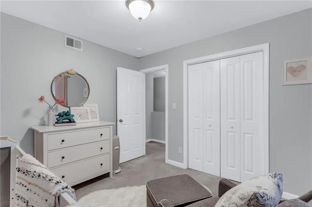 6940 Roswell Road Unit 21f, Sandy Springs, Georgia 30328, 2 Bedrooms Bedrooms, ,1 BathroomBathrooms,Residential,Sold,6940 Roswell Road Unit 21f,7082050