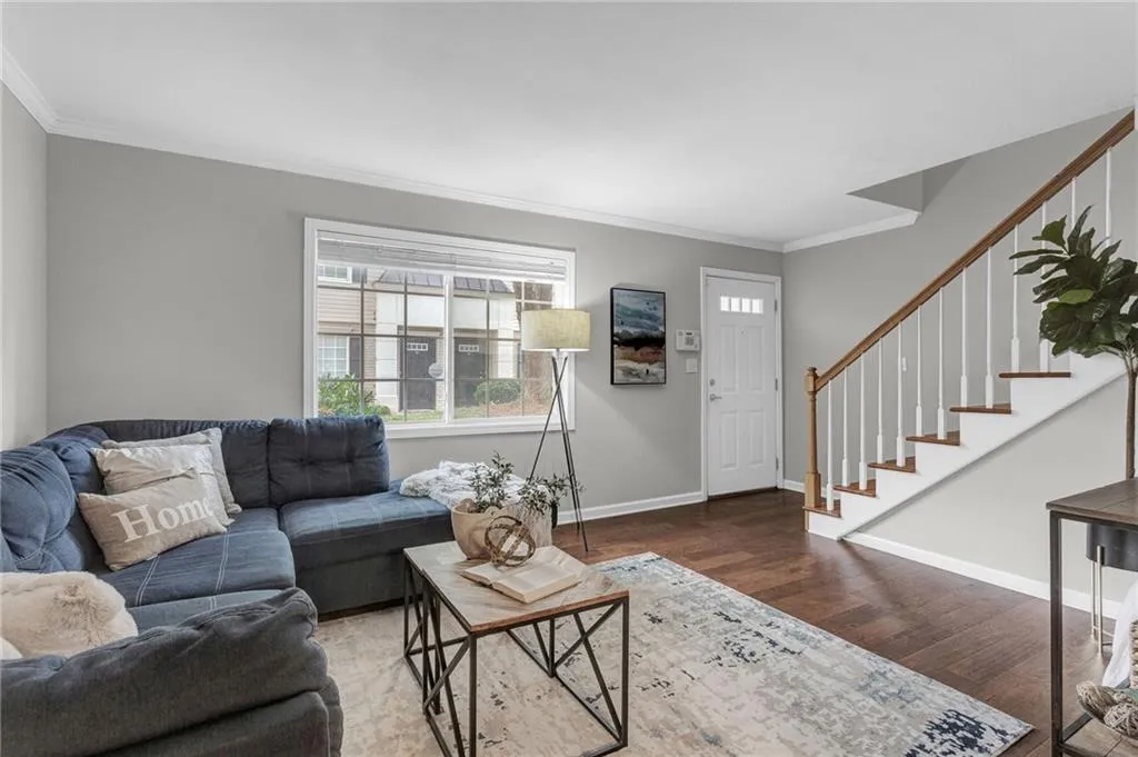 6940 Roswell Road Unit 21f, Sandy Springs, Georgia 30328, 2 Bedrooms Bedrooms, ,1 BathroomBathrooms,Residential,Sold,6940 Roswell Road Unit 21f,7082050