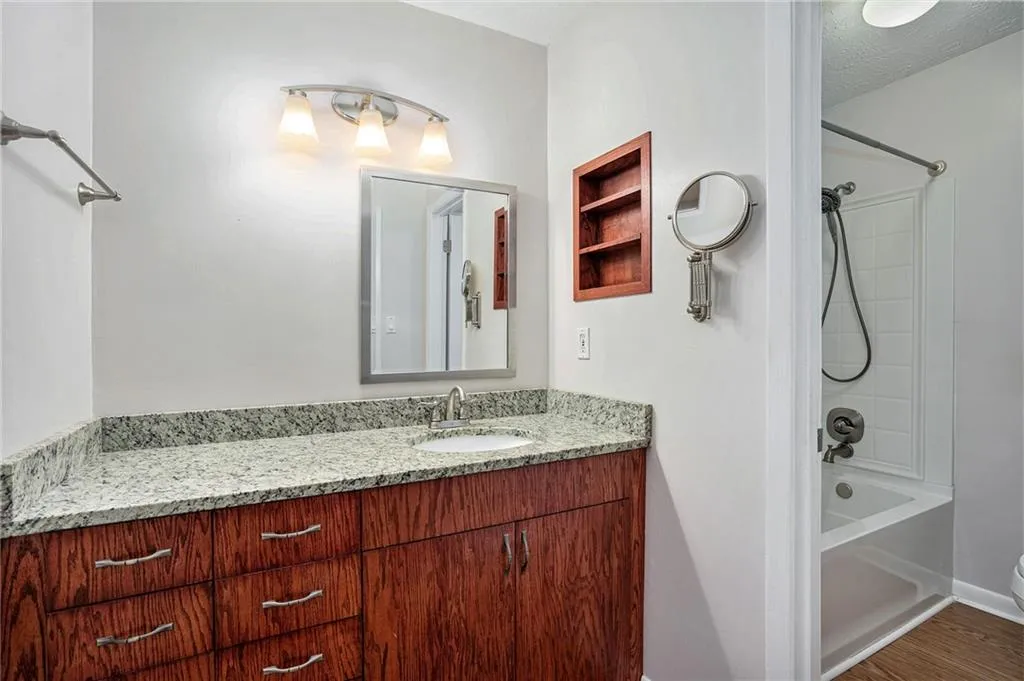 8740 Roswell Unit 7d, Sandy Springs, Georgia 30350, 2 Bedrooms Bedrooms, ,2 BathroomsBathrooms,Residential,Sold,8740 Roswell Unit 7d,6952715