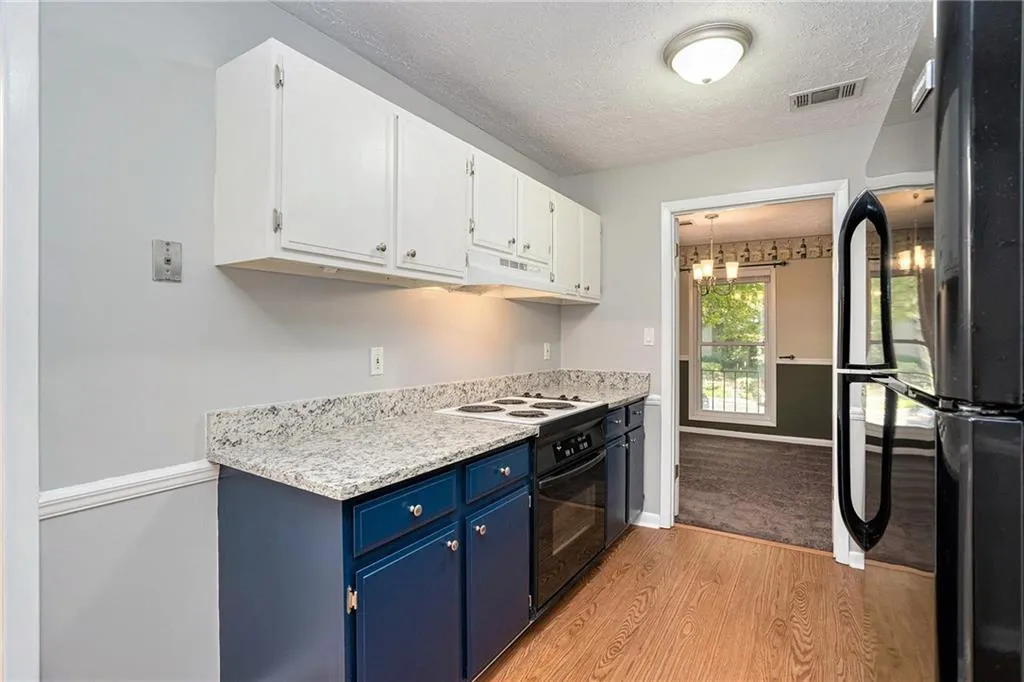 8740 Roswell Unit 7d, Sandy Springs, Georgia 30350, 2 Bedrooms Bedrooms, ,2 BathroomsBathrooms,Residential,Sold,8740 Roswell Unit 7d,6952715