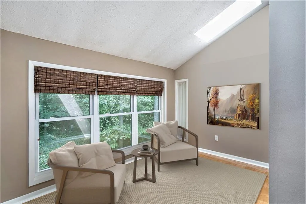8740 Roswell Unit 7d, Sandy Springs, Georgia 30350, 2 Bedrooms Bedrooms, ,2 BathroomsBathrooms,Residential,Sold,8740 Roswell Unit 7d,6952715