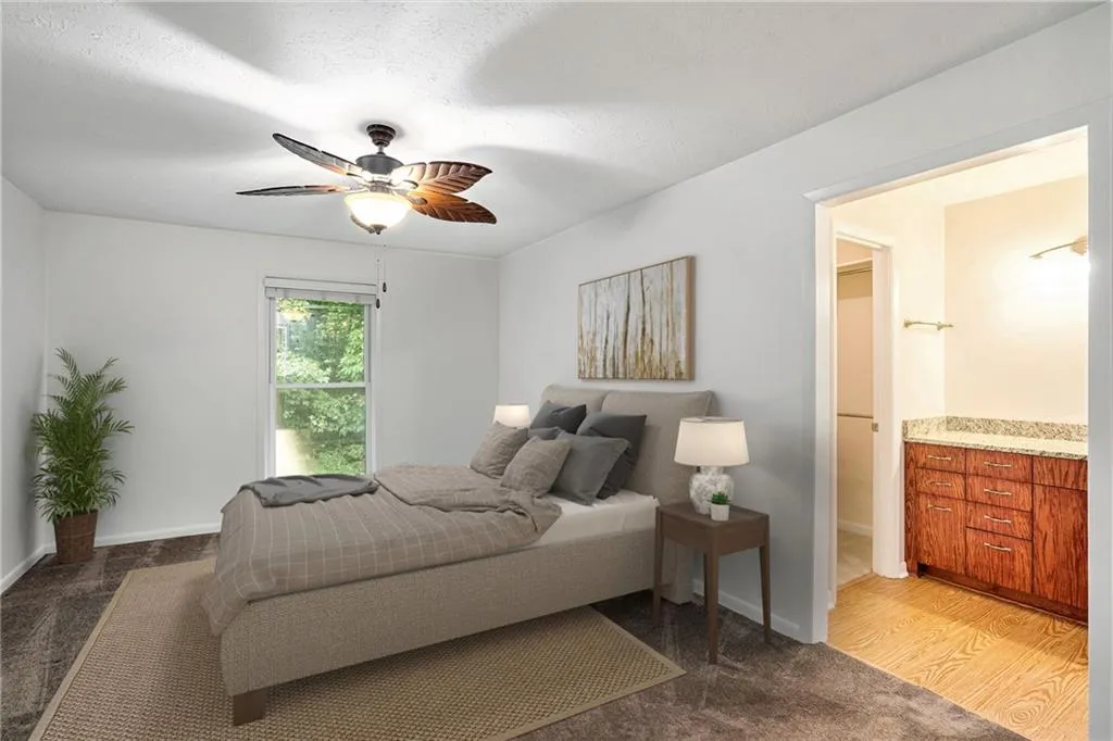 8740 Roswell Unit 7d, Sandy Springs, Georgia 30350, 2 Bedrooms Bedrooms, ,2 BathroomsBathrooms,Residential,Sold,8740 Roswell Unit 7d,6952715
