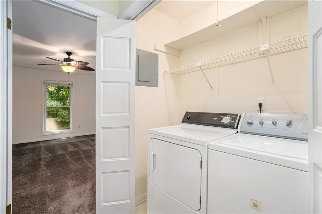 8740 Roswell Unit 7d, Sandy Springs, Georgia 30350, 2 Bedrooms Bedrooms, ,2 BathroomsBathrooms,Residential,Sold,8740 Roswell Unit 7d,6952715