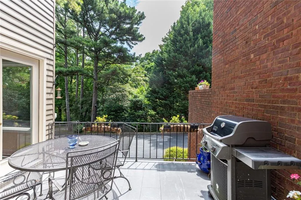 5263 Glenridge Drive, Atlanta, Georgia 30342, 3 Bedrooms Bedrooms, ,3 BathroomsBathrooms,Residential,Sold,5263 Glenridge Drive,6920332