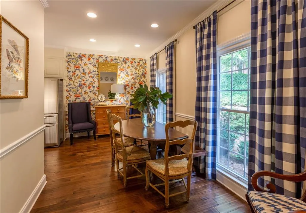 5263 Glenridge Drive, Atlanta, Georgia 30342, 3 Bedrooms Bedrooms, ,3 BathroomsBathrooms,Residential,Sold,5263 Glenridge Drive,6920332