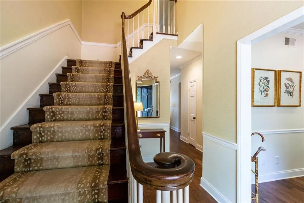 5263 Glenridge Drive, Atlanta, Georgia 30342, 3 Bedrooms Bedrooms, ,3 BathroomsBathrooms,Residential,Sold,5263 Glenridge Drive,6920332