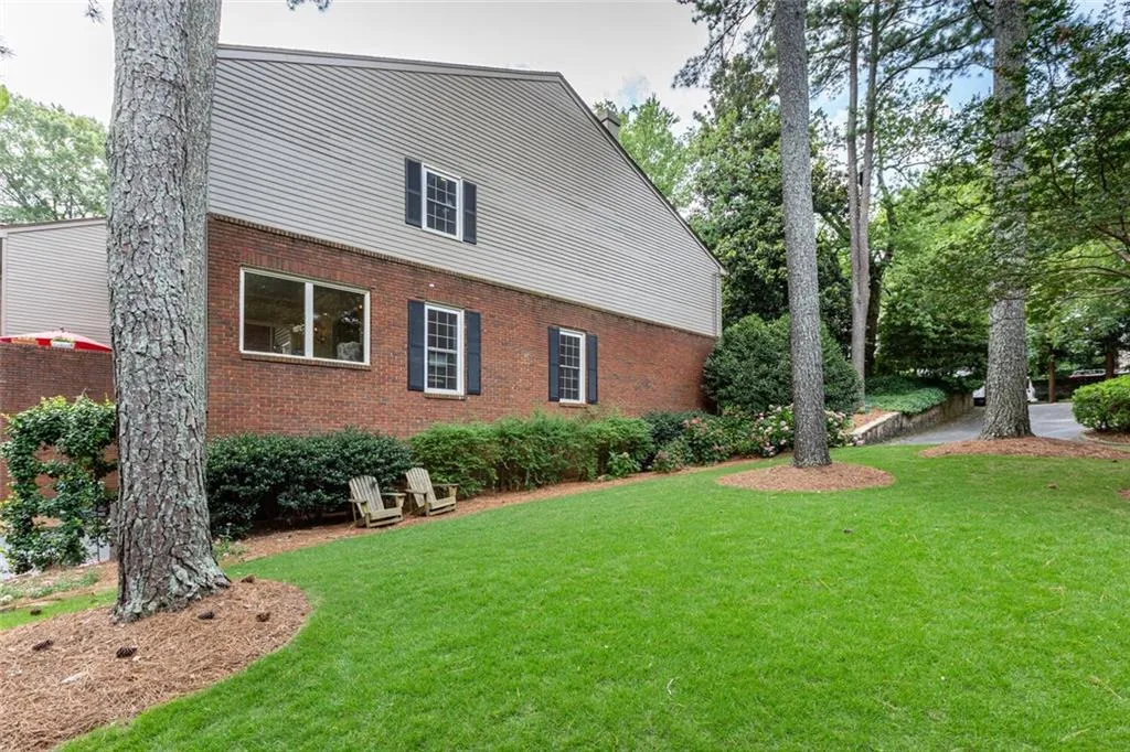 5263 Glenridge Drive, Atlanta, Georgia 30342, 3 Bedrooms Bedrooms, ,3 BathroomsBathrooms,Residential,Sold,5263 Glenridge Drive,6920332