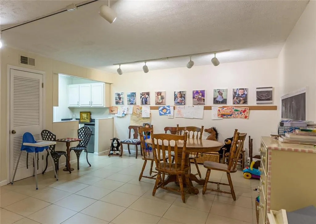 5263 Glenridge Drive, Atlanta, Georgia 30342, 3 Bedrooms Bedrooms, ,3 BathroomsBathrooms,Residential,Sold,5263 Glenridge Drive,6920332