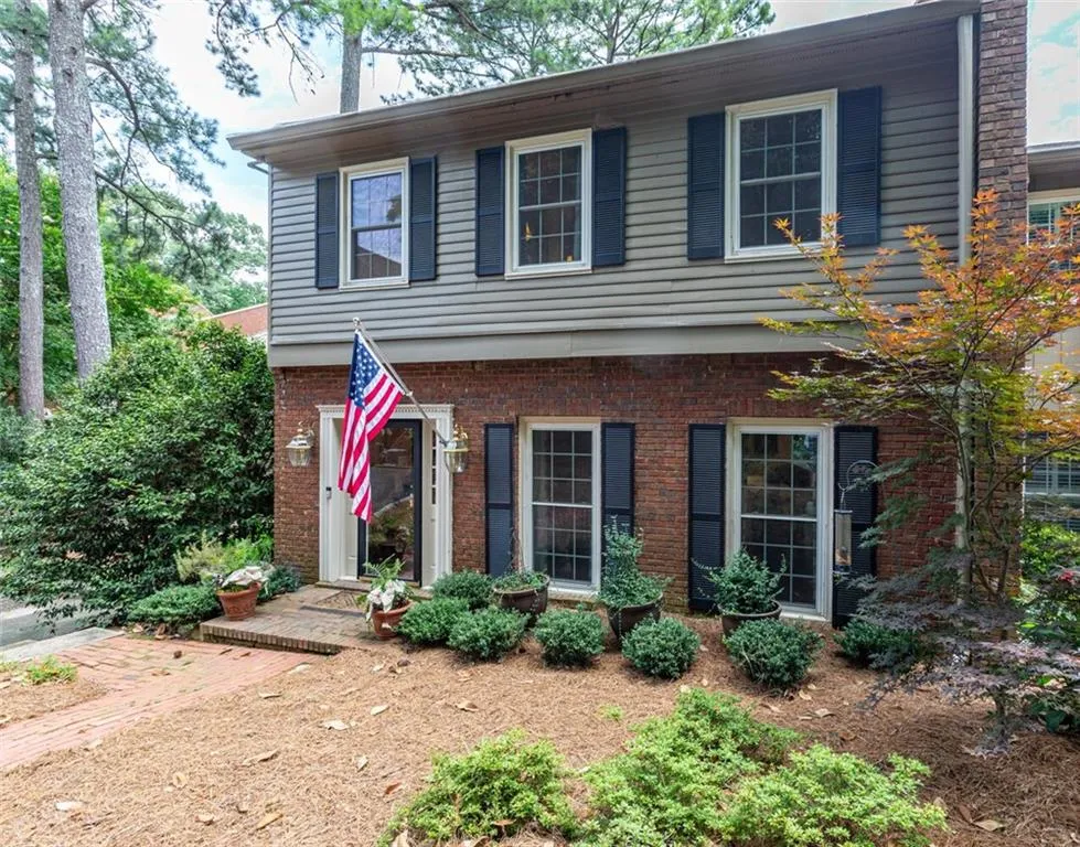 5263 Glenridge Drive, Atlanta, Georgia 30342, 3 Bedrooms Bedrooms, ,3 BathroomsBathrooms,Residential,Sold,5263 Glenridge Drive,6920332