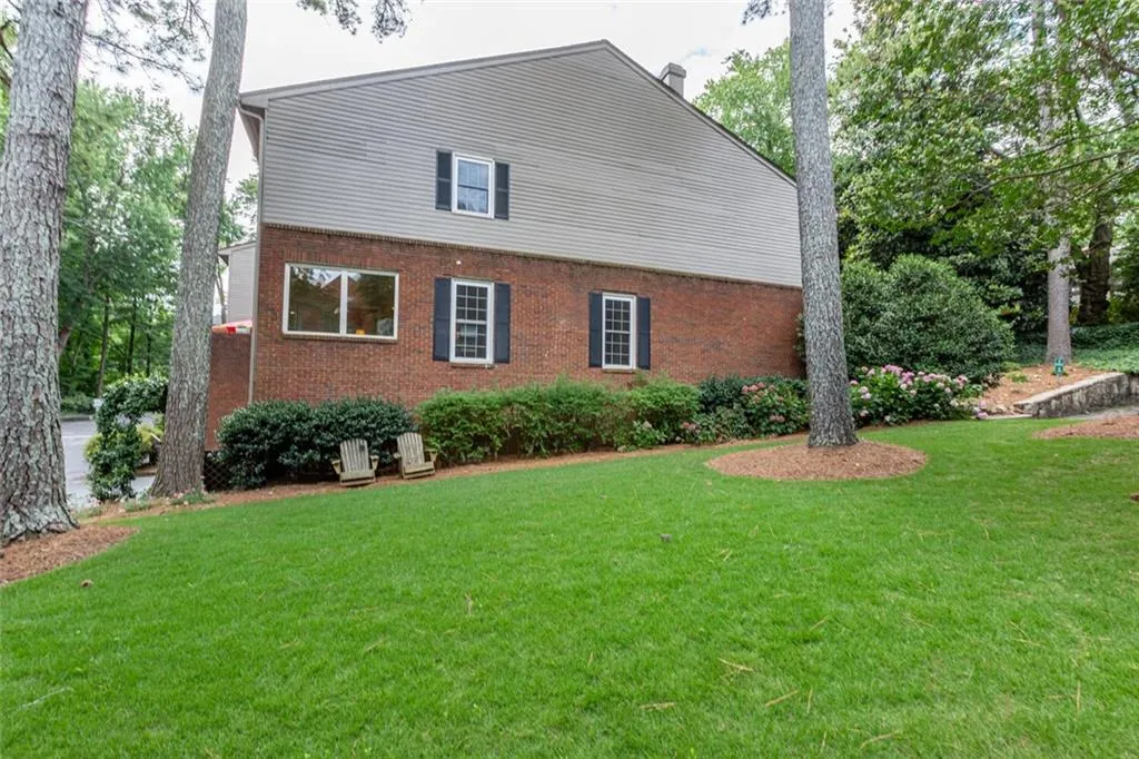 5263 Glenridge Drive, Atlanta, Georgia 30342, 3 Bedrooms Bedrooms, ,3 BathroomsBathrooms,Residential,Sold,5263 Glenridge Drive,6920332