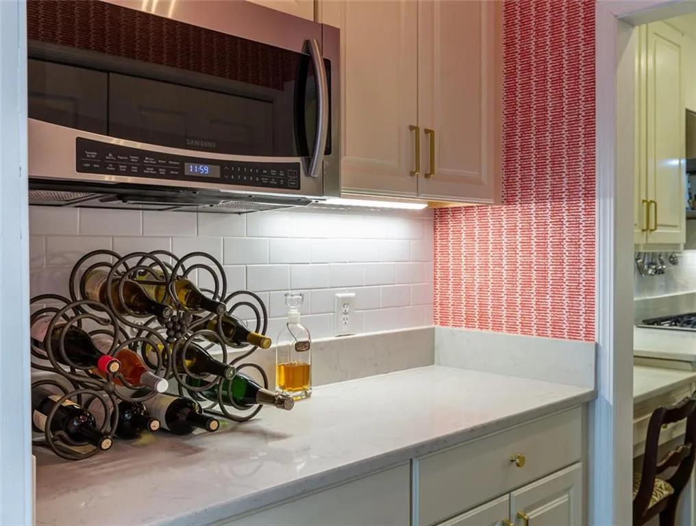 5263 Glenridge Drive, Atlanta, Georgia 30342, 3 Bedrooms Bedrooms, ,3 BathroomsBathrooms,Residential,Sold,5263 Glenridge Drive,6920332