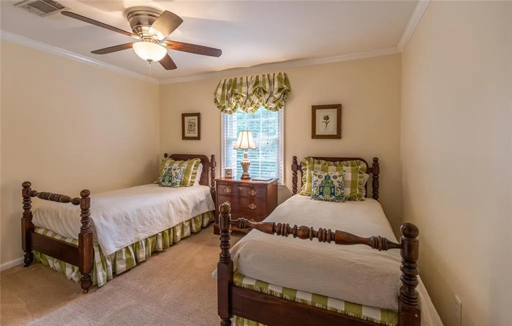 5263 Glenridge Drive, Atlanta, Georgia 30342, 3 Bedrooms Bedrooms, ,3 BathroomsBathrooms,Residential,Sold,5263 Glenridge Drive,6920332